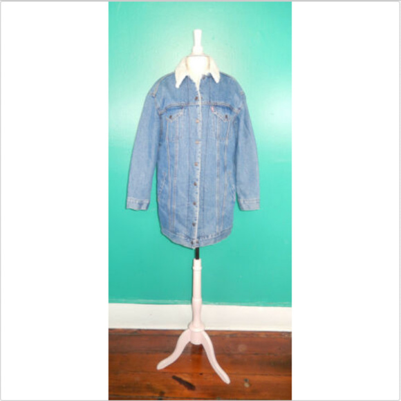 LEVI'S BOYFRIEND LENGTHENED TRUCKER SHERPA JACKET - Picture 4 of 7